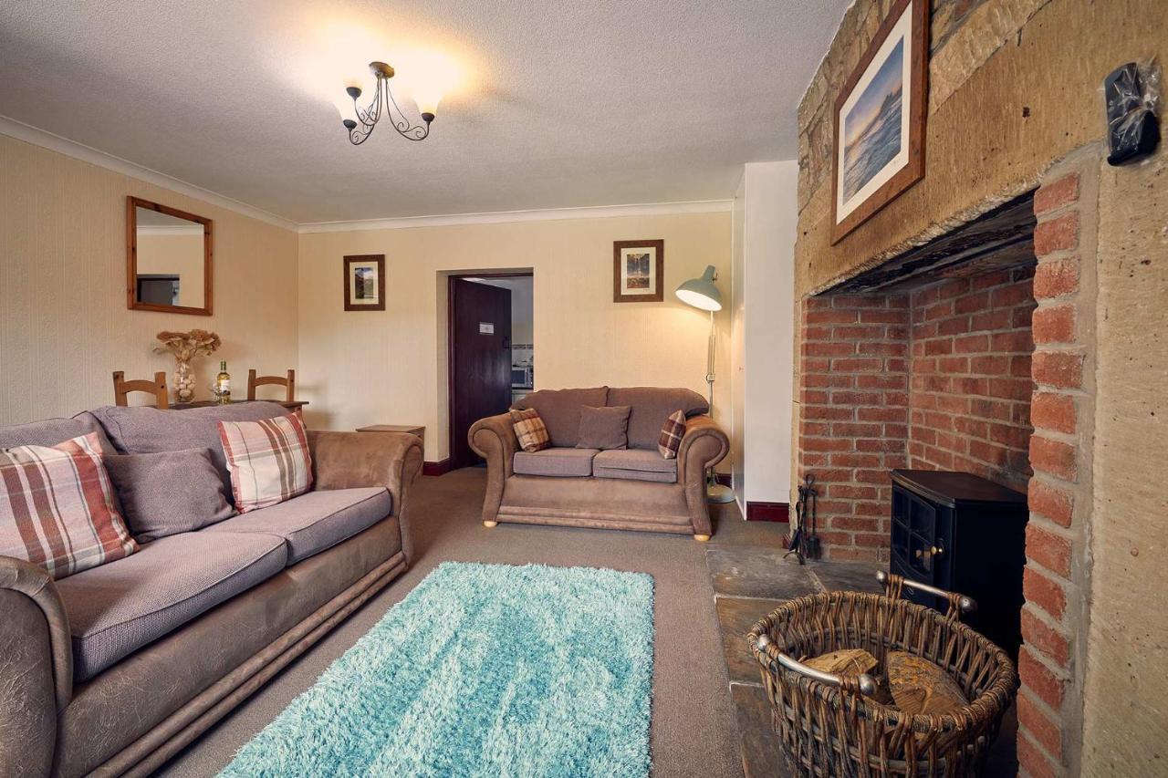 Host & Stay - Rose Cottage Bamburgh Esterno foto